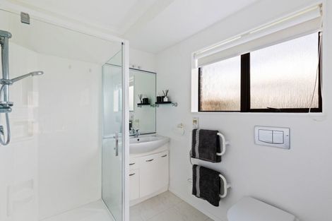 Photo of property in 151 Heta Road, Highlands Park, New Plymouth, 4312