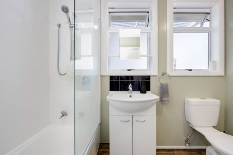 Photo of property in 8 Curling Crescent, Onekawa, Napier, 4110