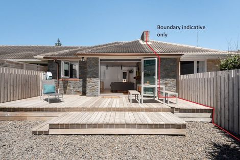 Photo of property in 2/54 Marine Parade, Mount Maunganui, 3116