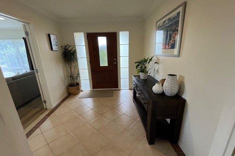 Photo of property in 28 Craigavon Drive, East Tamaki, Auckland, 2013