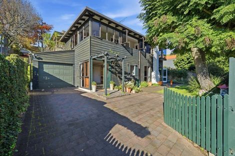 Photo of property in 2/32 Albert Road, Devonport, Auckland, 0624
