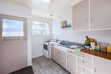 Photo of property in 8 Kiwi Court, Roslyn, Palmerston North, 4414