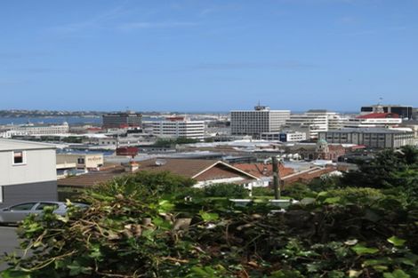 Photo of property in 12 Heriot Row, Dunedin Central, Dunedin, 9016