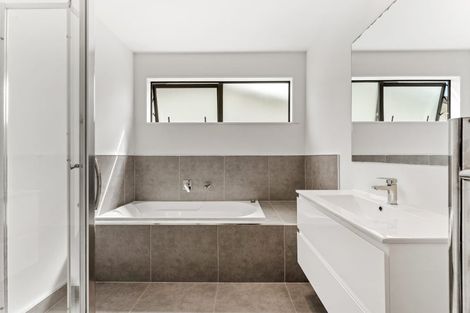 Photo of property in 10 Toia Lane, Silverdale, 0932