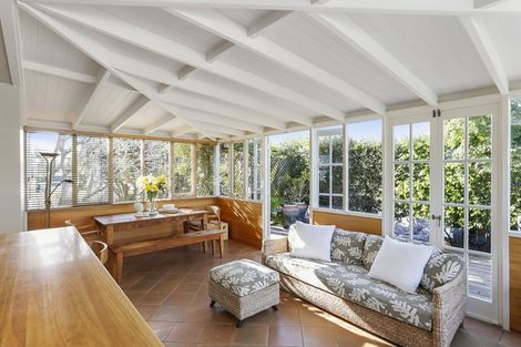 Photo of property in 12 Vincent Road, Northcote Point, Auckland, 0627