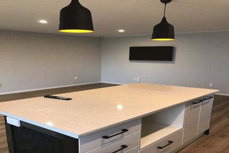 Photo of property in 1/593 Glenfield Road, Totara Vale, Auckland, 0629