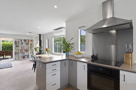 Photo of property in 28 Cotter Street, Greytown, 5712