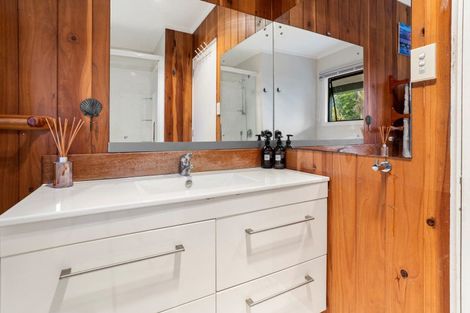 Photo of property in 8 Parkland Place, Whitianga, 3510