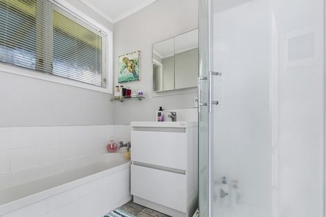 Photo of property in 4 Cheops Street, Pomare, Rotorua, 3015