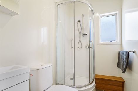 Photo of property in 11 Paton Avenue, Te Atatu South, Auckland, 0610