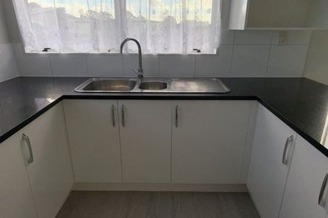 Photo of property in 13 Funnell Place, Manurewa, Auckland, 2102