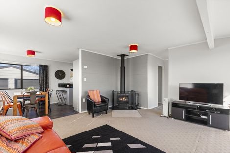 Photo of property in 27 Owhatiura Drive, Lynmore, Rotorua, 3010