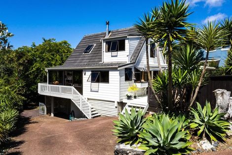 Photo of property in 8 Zealandia Road, Manly, Whangaparaoa, 0930