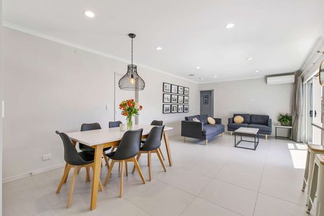 Photo of property in 5 Wick Place, Wattle Downs, Auckland, 2103