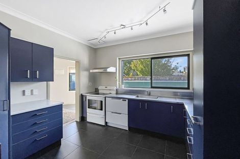 Photo of property in 95 Florence Avenue, Palmerston North, 4414