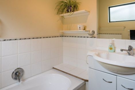 Photo of property in 13a View Road, Titahi Bay, Porirua, 5022