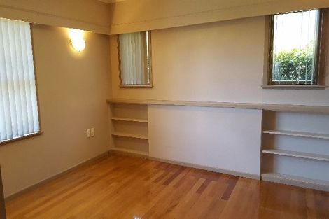 Photo of property in 112 Forrest Hill Road, Forrest Hill, Auckland, 0620