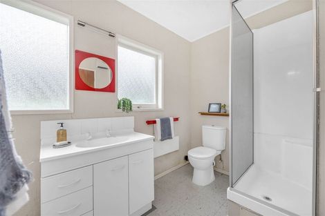 Photo of property in 34 Waller Avenue, Bucklands Beach, Auckland, 2012