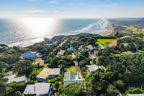 Photo of property in 3 Edwin Mitchelson Road, Muriwai, Waimauku, 0881