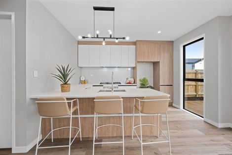 Photo of property in 14 Pohewa Road, Silverdale, 0932