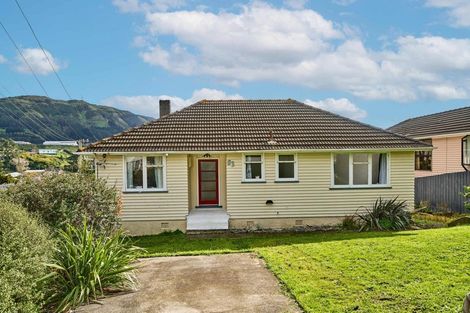 Photo of property in 83 Bell Street, Tawa, Wellington, 5028