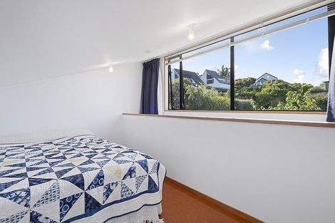 Photo of property in 11 Calypso Place, Rothesay Bay, Auckland, 0630