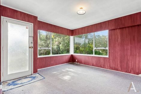 Photo of property in 2/70 Cliff View Drive, Green Bay, Auckland, 0604