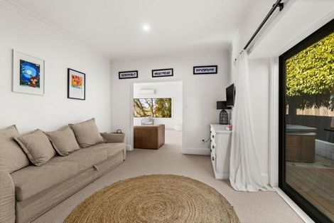 Photo of property in 73 James Cook Street, Havelock North, 4130