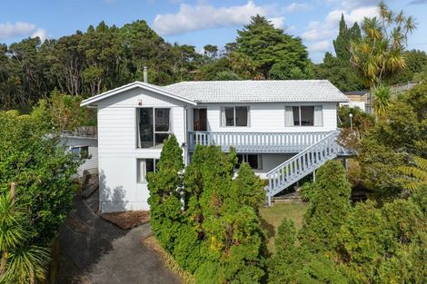 Photo of property in 10 Stallard Place, Glen Eden, Auckland, 0602