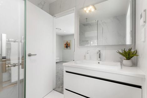 Photo of property in 17b Kathleen Street, Totara Vale, Auckland, 0627