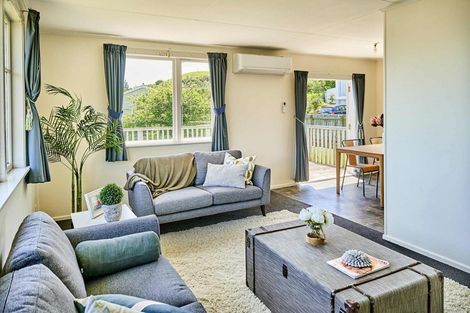 Photo of property in 130 Arahura Crescent, Waitangirua, Porirua, 5024