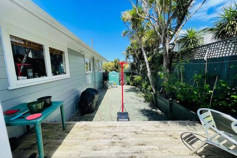 Photo of property in 1/5 Mchardy Place, Glenfield, Auckland, 0627