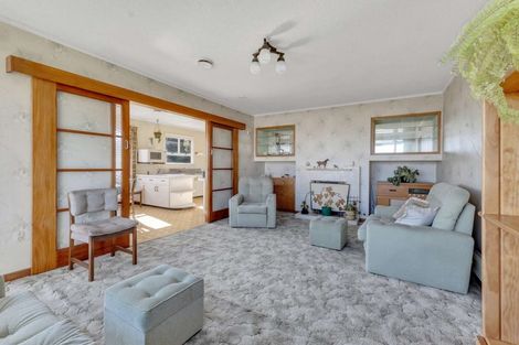 Photo of property in 27 South Road, Moturoa, New Plymouth, 4310