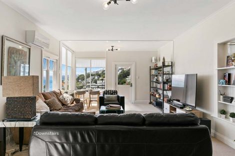 Photo of property in 10 Oriental Terrace, Mount Victoria, Wellington, 6011