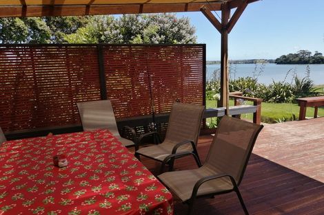 Photo of property in 4 First Avenue, Glenbrook, Waiuku, 2681