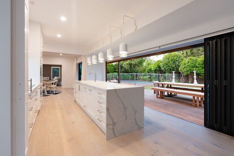 Photo of property in 5 Lavinia Grove, Waikanae Beach, Waikanae, 5036