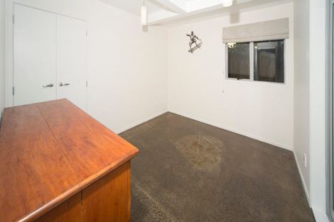 Photo of property in 44 Minnehaha Avenue, Titirangi, Auckland, 0604