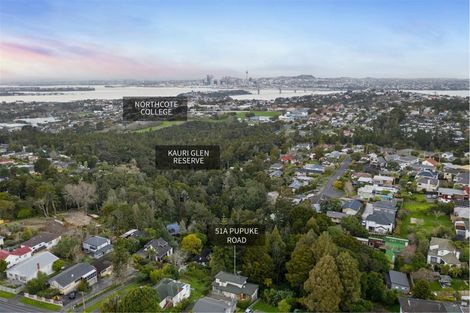 Photo of property in 1/51 Pupuke Road, Birkenhead, Auckland, 0627