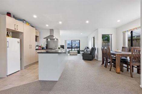 Photo of property in 37 Treestump Road, Takanini, 2112