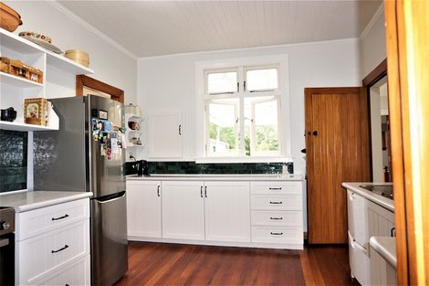 Photo of property in 20 Weraroa Road, Levin, 5510