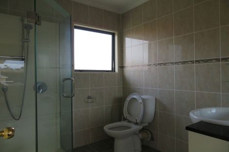 Photo of property in 19 Medallion Drive, Oteha, Auckland, 0632