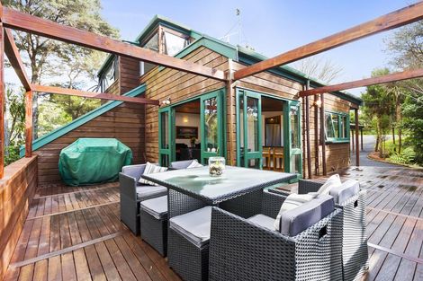 Photo of property in 1048 Scenic Drive North, Swanson, Auckland, 0816