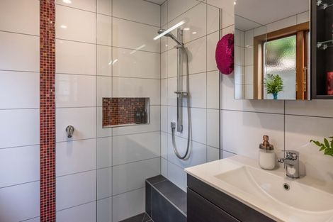 Photo of property in 43 Fairview Crescent, Kelburn, Wellington, 6012