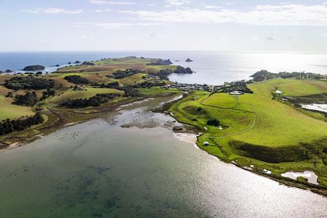 Photo of property in 744 Taiharuru Road, Taiharuru, Parua Bay, 0192