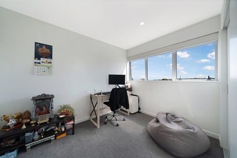 Photo of property in 240c Whitney Street, Blockhouse Bay, Auckland, 0600