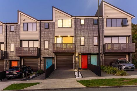 Photo of property in 25 Holystone Road, Whitby, Porirua, 5024