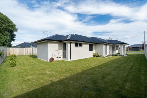 Photo of property in 6 Huka Heights Drive, Rangatira Park, Taupo, 3330