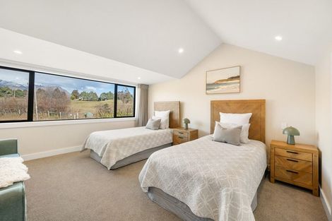 Photo of property in 2 Brodie Avenue, Arrowtown, 9302
