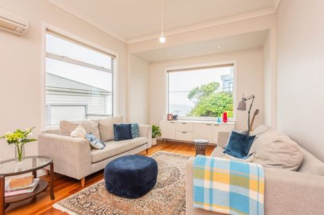 Photo of property in 42 Dorking Road, Brooklyn, Wellington, 6021