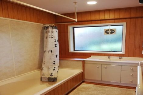 Photo of property in 2/92 Sartors Avenue, Browns Bay, Auckland, 0630